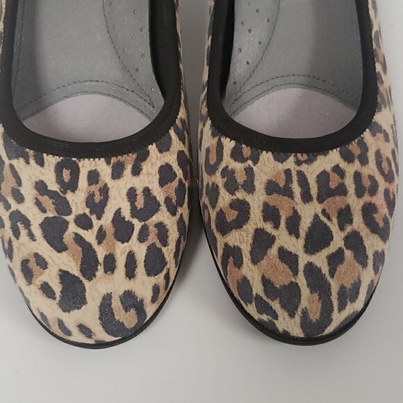 ARAVON Leopard Pumps - Size 8 - Picture 4 of 11